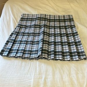 Plaid pleated skirt